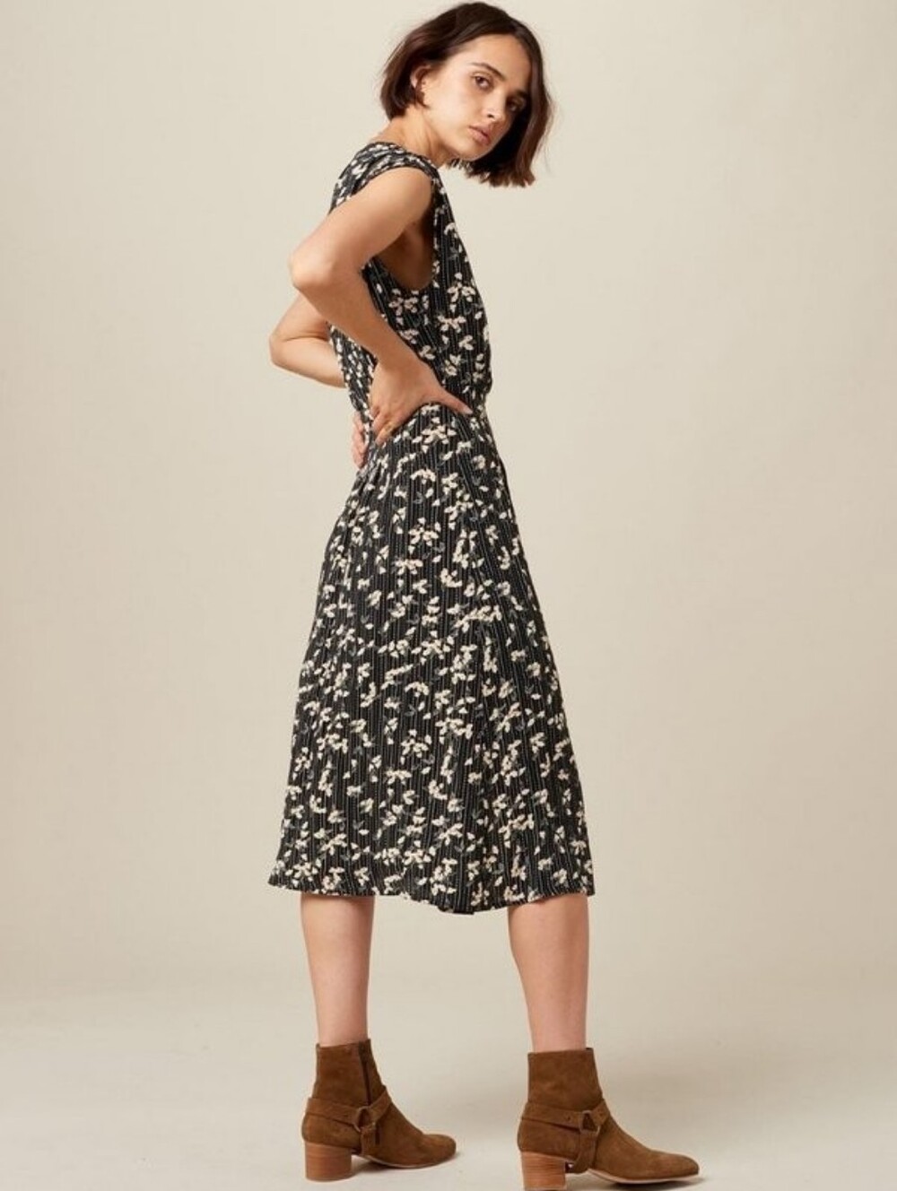 Sessun Ida Crepe Midi Dress Women’s Size Medium Floral Contemporary Chic - Picture 14 of 14